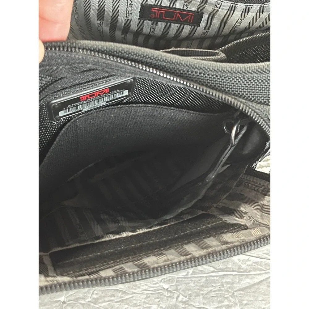 Tumi Alpha Ballistic Nylon Messenger Bag Black Laptop Crossbody 26091D4